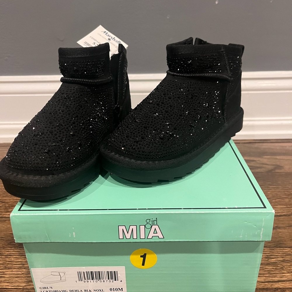MIA fur short boot- girls sz 1, black - NWT